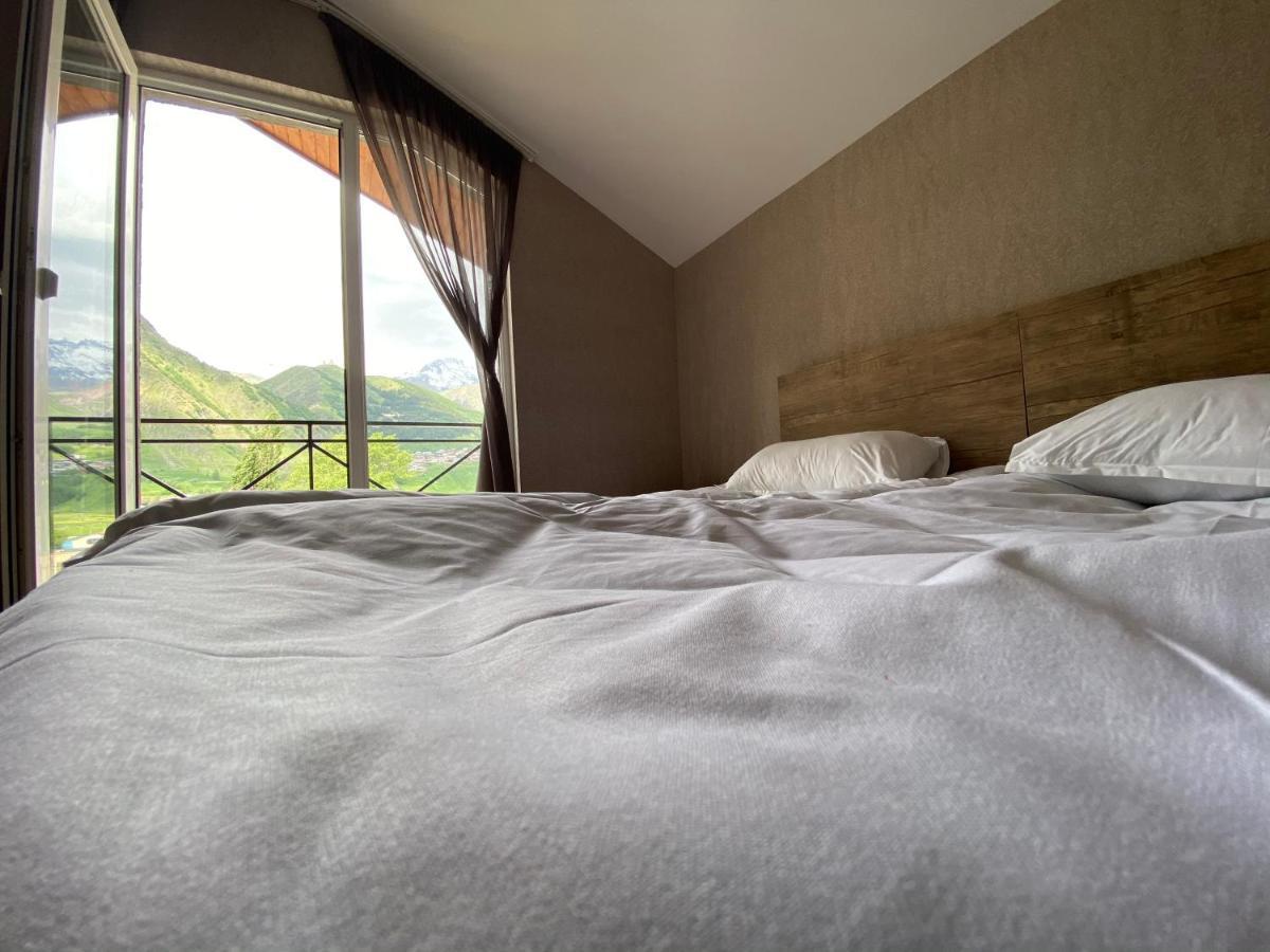 Uptown Boutique Kazbegi Hotel Exterior foto