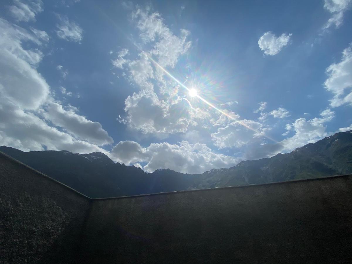 Uptown Boutique Kazbegi Hotel Exterior foto