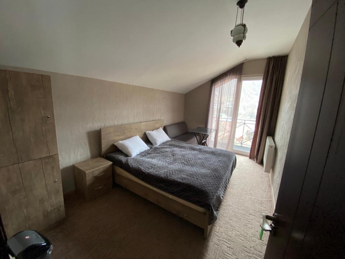 Uptown Boutique Kazbegi Hotel Exterior foto