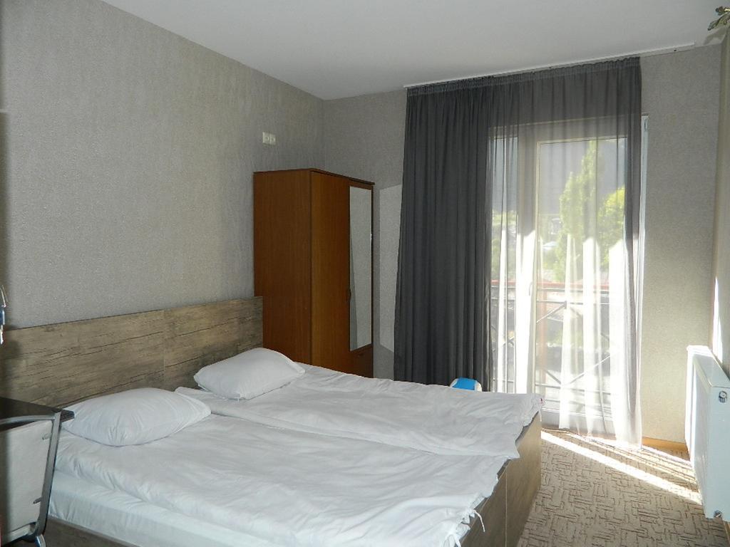 Uptown Boutique Kazbegi Hotel Exterior foto