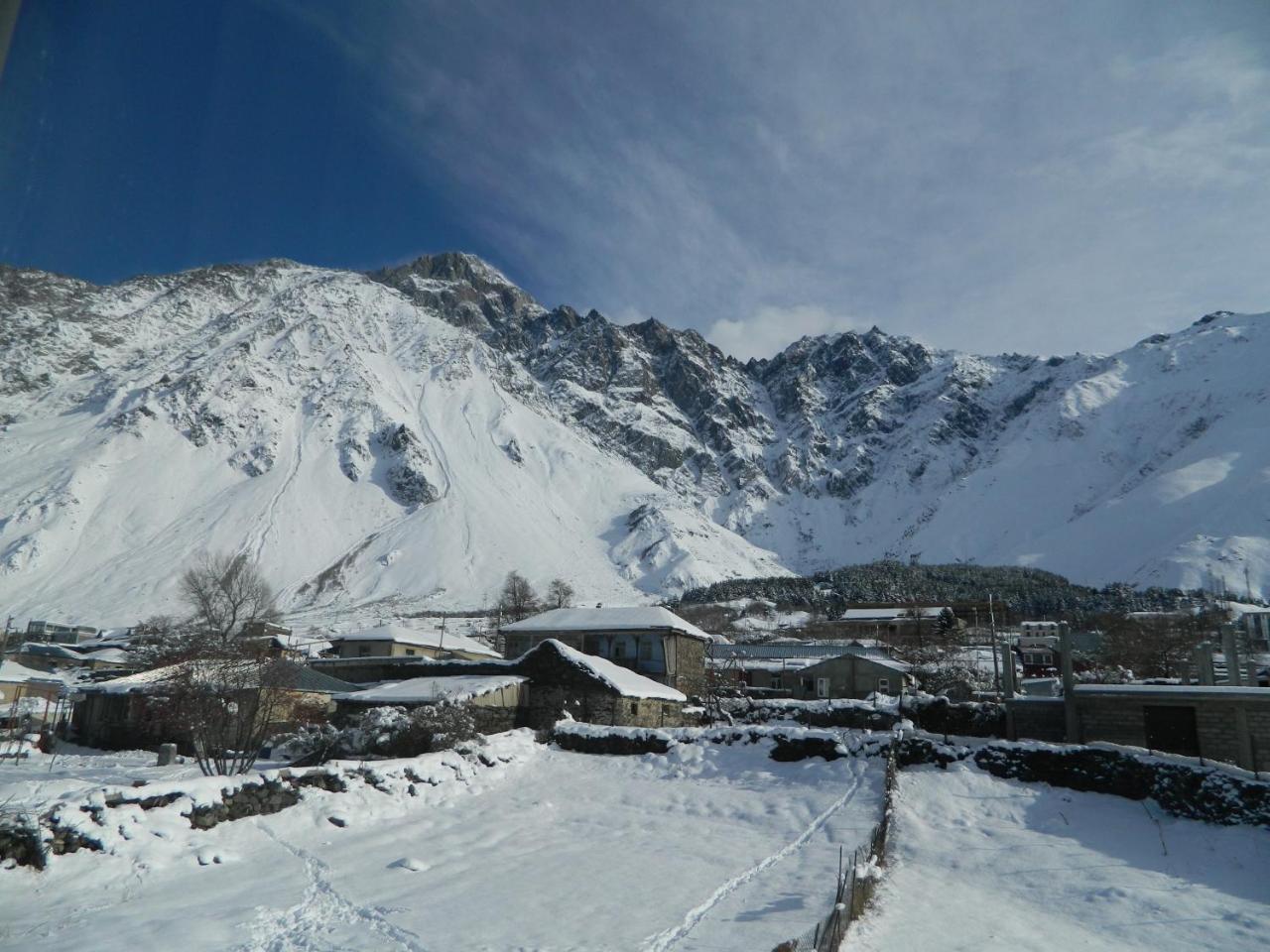 Uptown Boutique Kazbegi Hotel Exterior foto